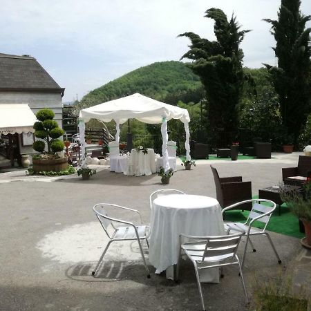 Hotel Il Volturino Calvello Exteriör bild