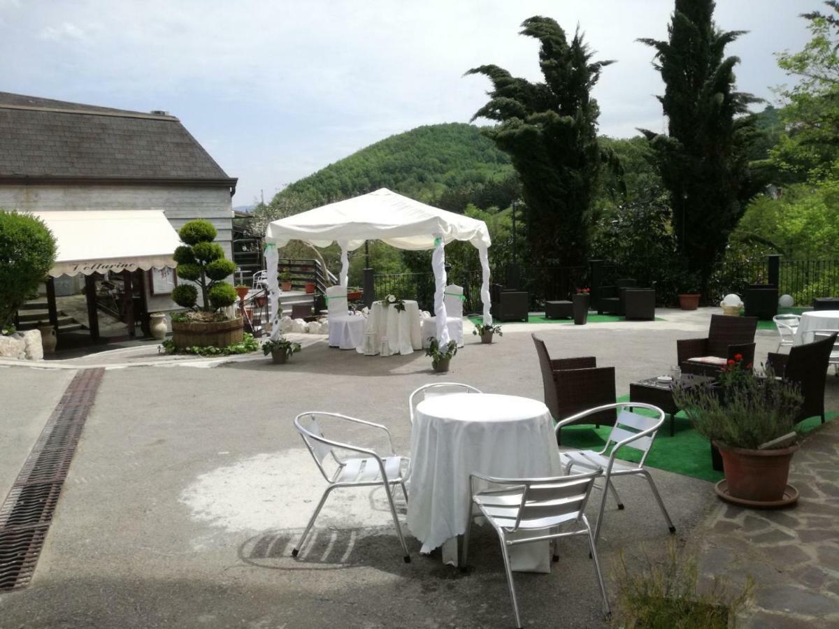 Hotel Il Volturino Calvello Exteriör bild